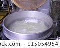 Boiling soba noodles during the hand-made soba experience 115054954