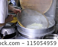 Boiling soba noodles during the hand-made soba experience 115054959