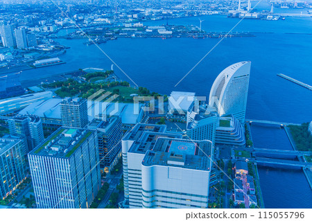 (Kanagawa Prefecture) Yokohama Minato Mirai Bay Area Evening View 115055796