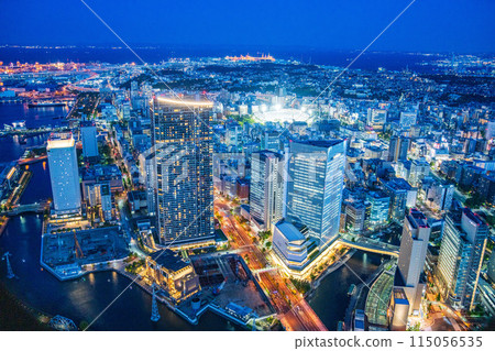 (Kanagawa Prefecture) Twilight view of Yokohama Naka-ku and Bashamichi from the Landmark Tower 115056535
