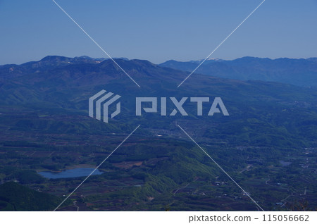 The view of Mount Kusatsu-Shirane from Mount Tozan (Tozan Tozan) in the Asama mountain range, which runs across Nagano and Gunma prefectures The view of Mount Kusatsu-Shirane from Mount Tozan (Tozan Tozan) in the Asama mountain range, which runs across Nagano and Gunma prefectures 115056662