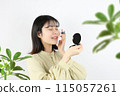 年輕女子化妝、化妝粉 115057261