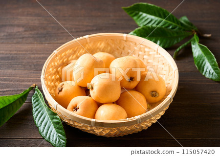 籃子裡的大枇杷 籃子裡的大枇杷 115057420