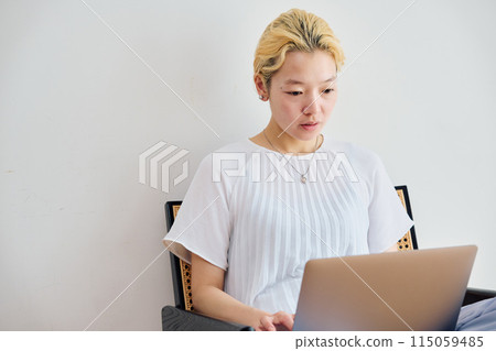 在家工作的婦女 115059485