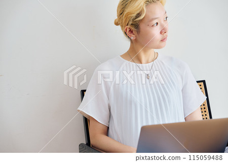 A woman working at home at home 115059488