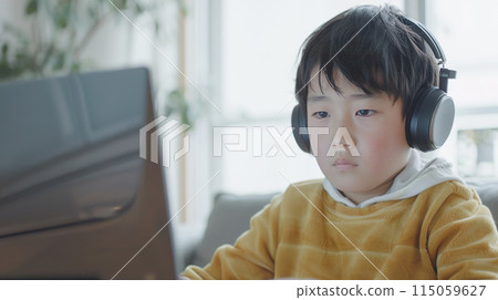 Asian boy learning online 03 Asian boy learning online 03 115059627