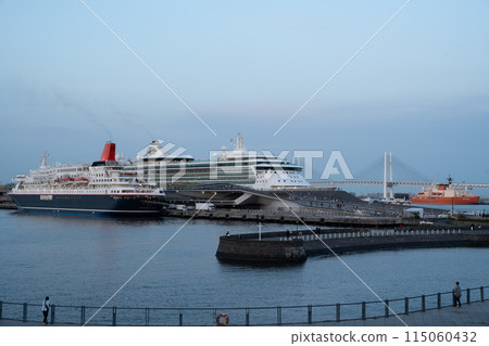 Luxury cruise ship Serenade of the Seas and Antarctic research vessel Shirase anchored at Osanbashi Pier Luxury cruise ship Serenade of the Seas and Antarctic research vessel Shirase anchored at Osanbashi Pier 115060432