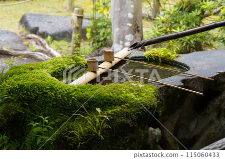 Japanese garden basins, water basins, and stone basins Japanese garden basins, water basins, and stone basins 115060433