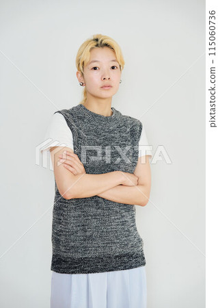 Blonde woman portrait 115060736