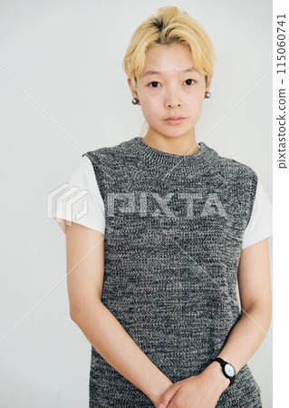 Blonde woman portrait 115060741