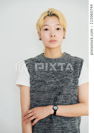 Blonde woman portrait 115060744