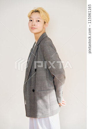 Blonde woman portrait Blonde woman portrait 115061165