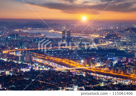 Seoul city skyline and Han River at sunset Downtown Seoul, South Korea 115061406