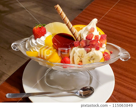 Pure cafe pudding a la mode Pure cafe pudding a la mode 115063849