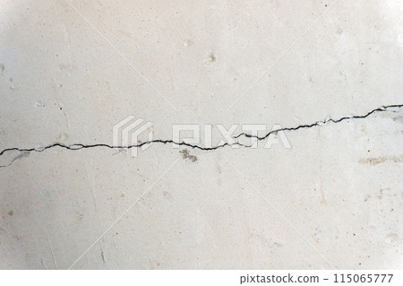Cracked concrete cement wall in an industrial building, great for your design and background texture 115065777