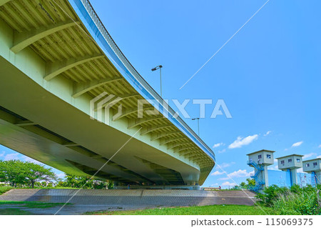 從東京都府中市押館町稻城大橋北側望去的景色(北玉第一閘門) 從東京都府中市押館町稻城大橋北側望去的景色(北玉第一閘門) 115069375