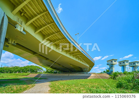 從東京都府中市押館町稻城大橋北側望去的景色(北玉第一閘門) 從東京都府中市押館町稻城大橋北側望去的景色(北玉第一閘門) 115069376