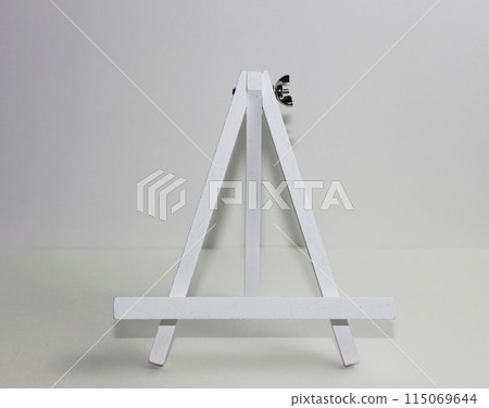 White stand 115069644