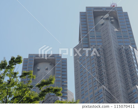 Tokyo Metropolitan Government Building seen from the side (sunny, daytime) Tokyo Metropolitan Government Building seen from the side (sunny, daytime) 115070411