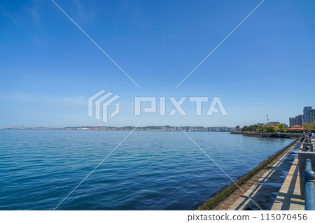 The Sea of Weihai 115070456