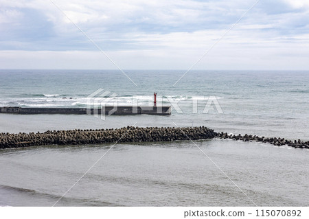 Breakwater and lighthouse at Aise Port, Hitachi City, Ibaraki Prefecture Breakwater and lighthouse at Aise Port, Hitachi City, Ibaraki Prefecture 115070892