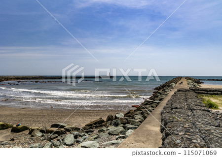 Breakwater and lighthouse at Aise Port, Hitachi City, Ibaraki Prefecture Breakwater and lighthouse at Aise Port, Hitachi City, Ibaraki Prefecture 115071069