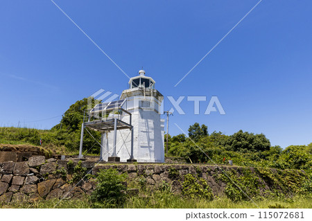 Kuchinotsu Lighthouse, located at the southern tip of the Shimabara Peninsula [Minamishimabara City, Nagasaki Prefecture] 115072681