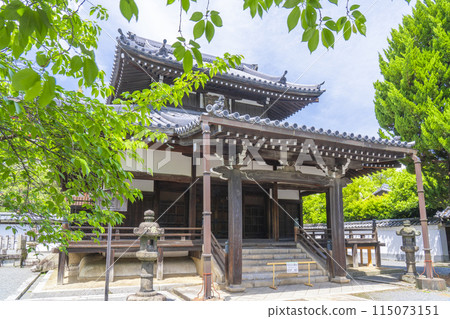 Kyoto's fresh greenery: Honpoji Temple Kaisando Kyoto's fresh greenery: Honpoji Temple Kaisando 115073151