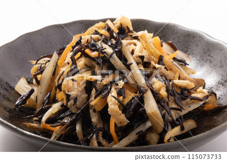 水煮羊棲菜(牛蒡、紅蘿蔔、羊棲菜、炸豆腐) 水煮羊棲菜(牛蒡、紅蘿蔔、羊棲菜、炸豆腐) 115073733
