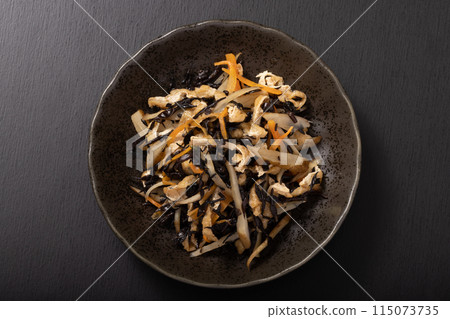 水煮羊棲菜（牛蒡、紅蘿蔔、羊棲菜、炸豆腐） 115073735