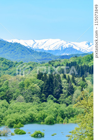 白河湖 藍天、殘雪、新綠的森林 115073849