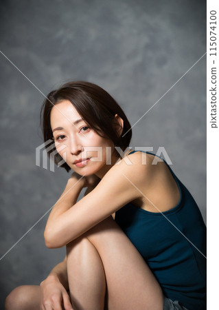 female, lady, woman 115074100
