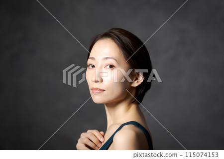 女生 女孩 女性 115074153