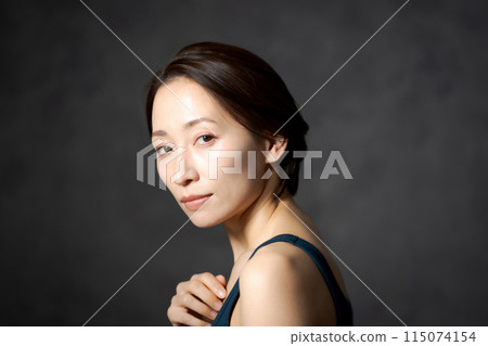 女生 女孩 女性 115074154