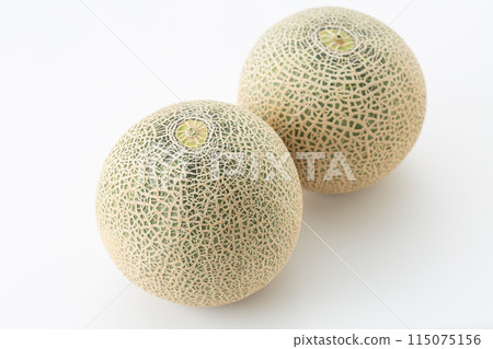 白色背景上的安地斯山脈瓜 115075156