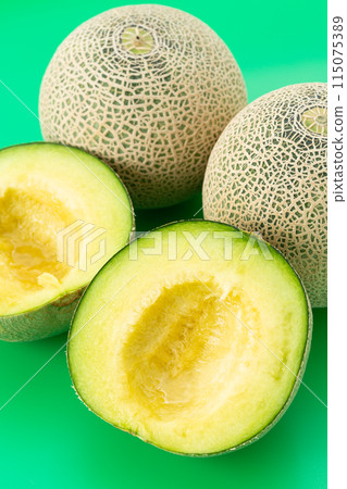 安地斯瓜綠色背景 115075389