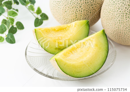 白色背景上的安地斯山脈瓜 115075734