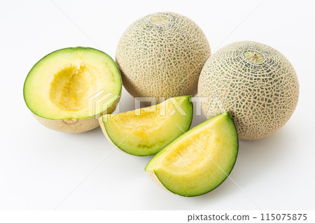 白色背景上的安地斯山脈瓜 115075875