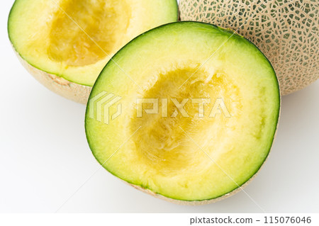 白色背景上的安地斯山脈瓜 白色背景上的安地斯山脈瓜 115076046