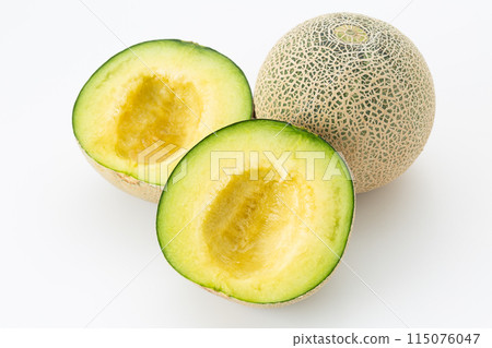 白色背景上的安地斯山脈瓜 白色背景上的安地斯山脈瓜 115076047