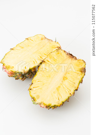 White back pineapple 115077562