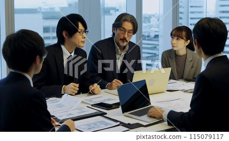 Business people working in the office Business people working in the office 115079117