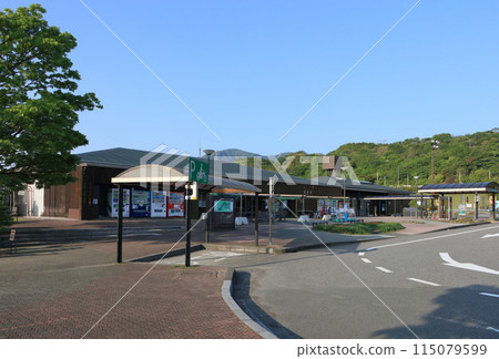 Beppu Bay Service Area in the morning, Mount Tsurumi can be seen through the roof of the building Beppu Bay Service Area in the morning, Mount Tsurumi can be seen through the roof of the building 115079599