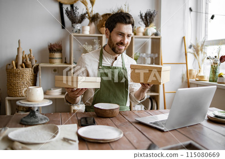 E-commerce entrepreneurship concept. E-commerce entrepreneurship concept. 115080669