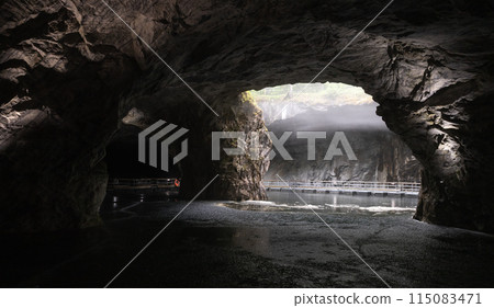 Underground lake located at the abandoned marble quarry of Ruskeala 115083471