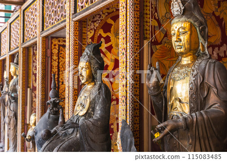 Ancient statues of Gangaramaya Temple, Sri Lanka 115083485