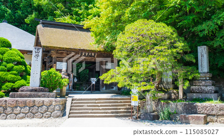 山寺（立食寺）：三門 115085027