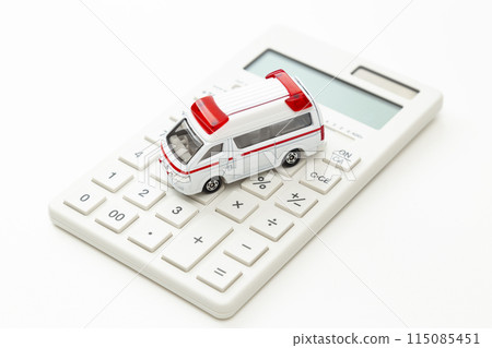 救護車和計算器 115085451