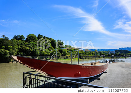 從球磨川乘船出發看到的人吉城跡 115087763