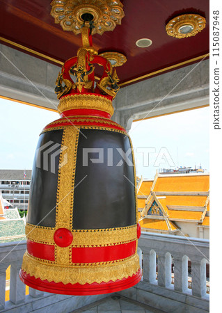 Buddhist temple bell from Wat Traimit in Bangkok Buddhist temple bell from Wat Traimit in Bangkok 115087948